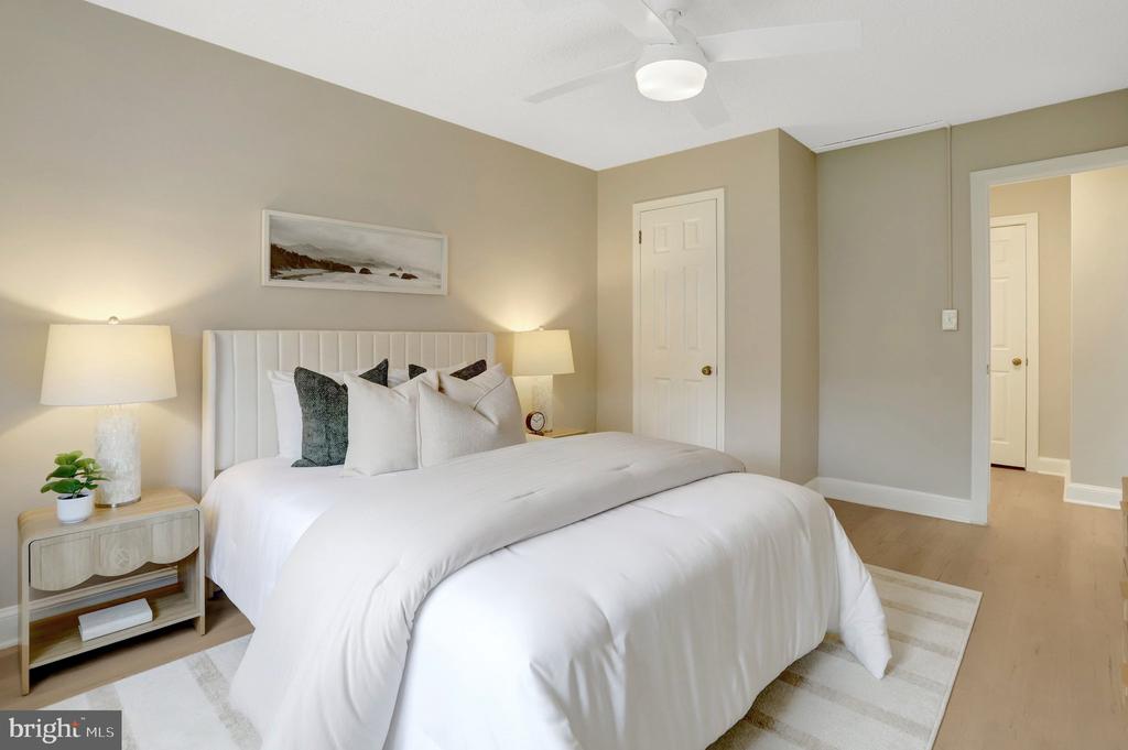 1706 W ABINGDON DRIVE Unit: 201