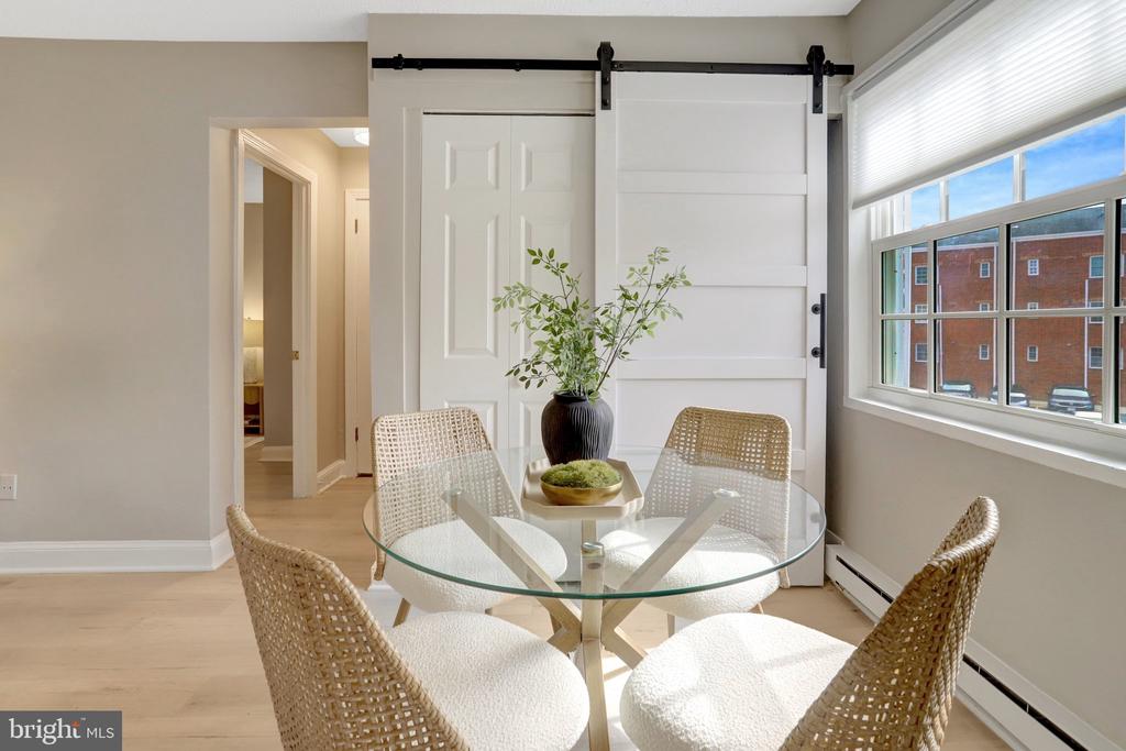 1706 W ABINGDON DRIVE Unit: 201