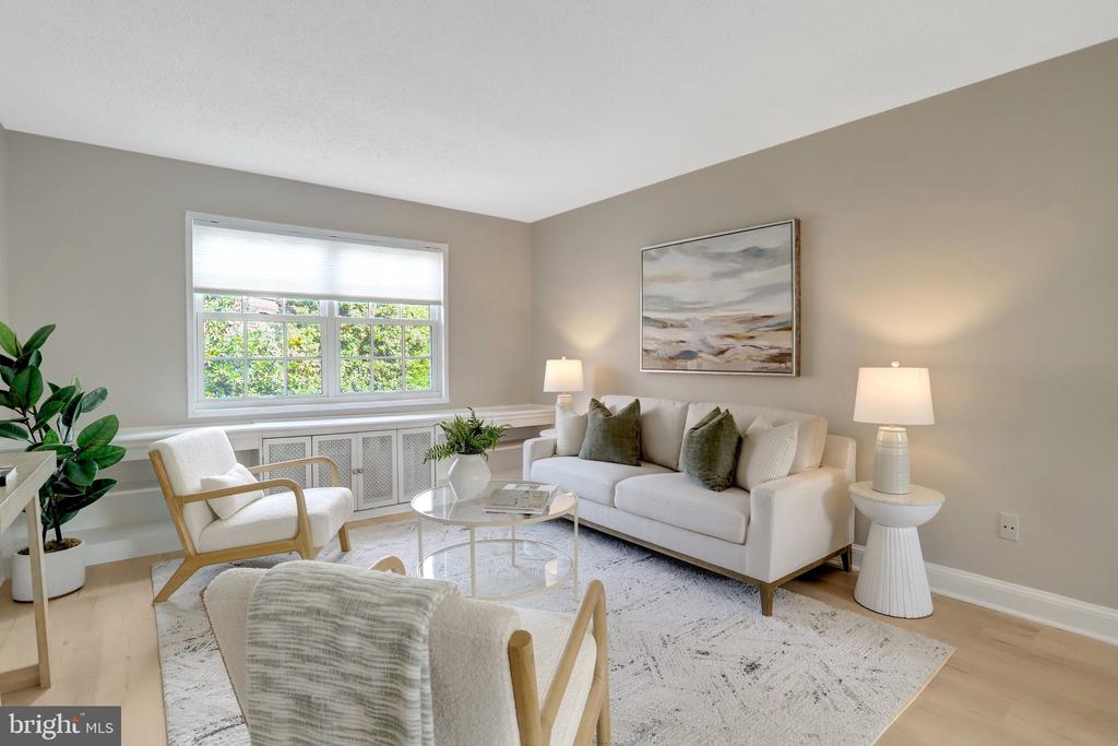 1706 W ABINGDON DRIVE Unit: 201