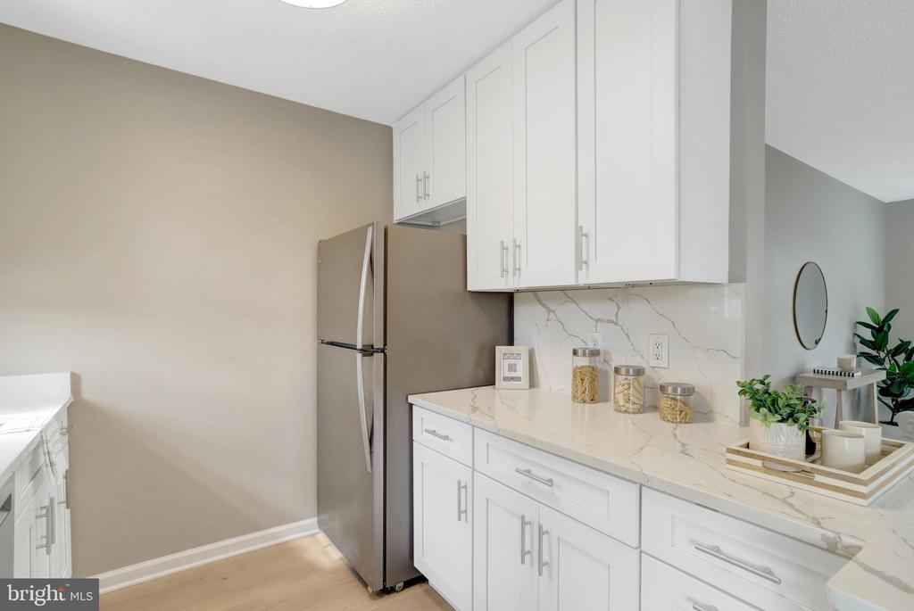 1706 W ABINGDON DRIVE Unit: 201