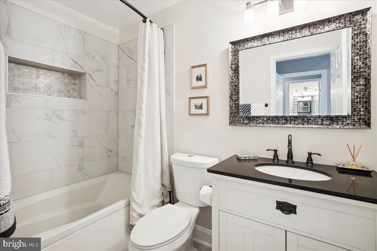 2826 Emma Lee St #302