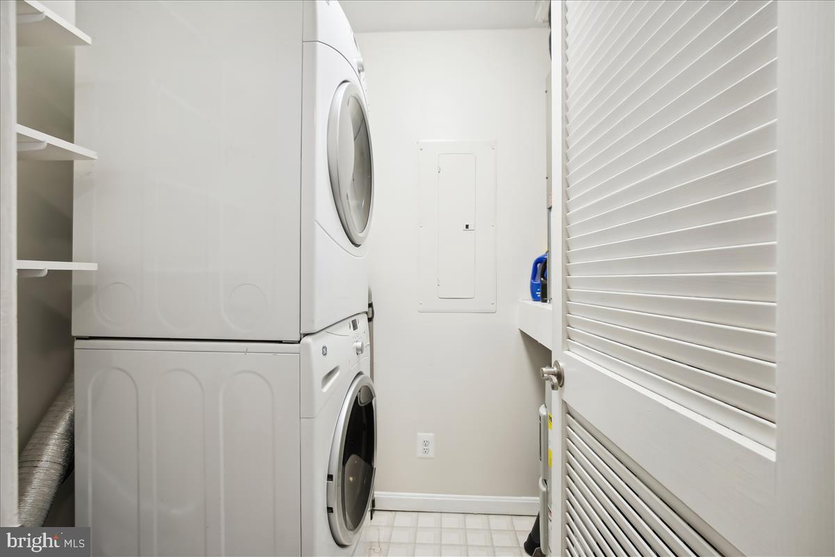 2826 Emma Lee St #302