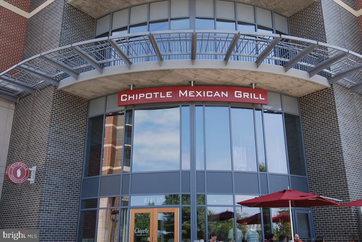 2826 Emma Lee St #302