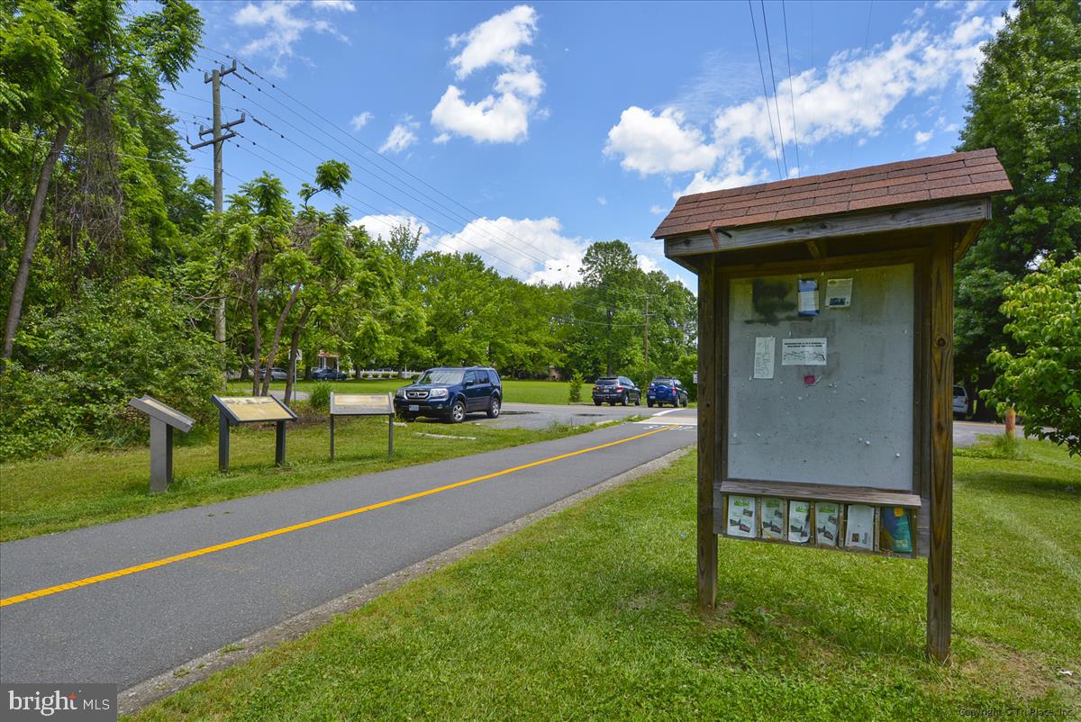 2826 Emma Lee St #302