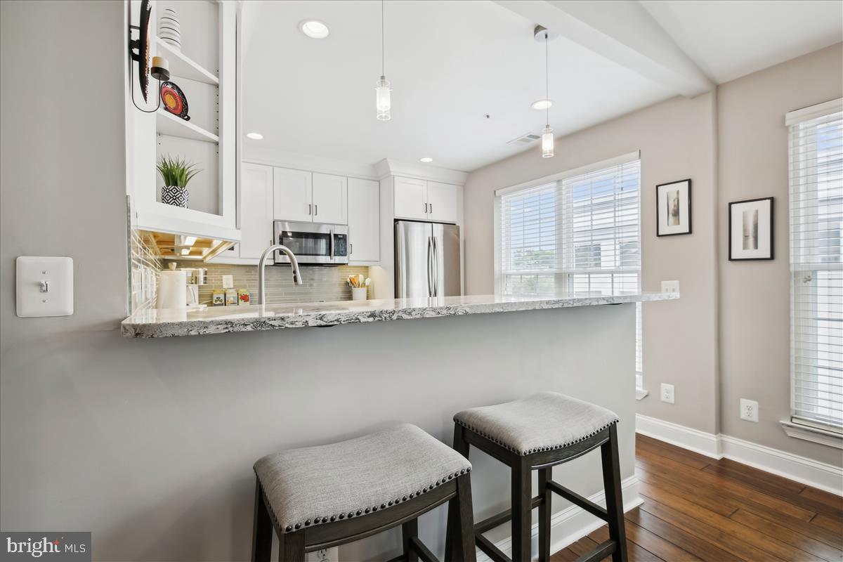 2826 Emma Lee St #302