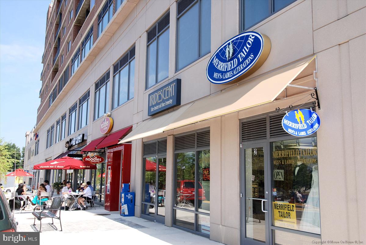 2826 Emma Lee St #302