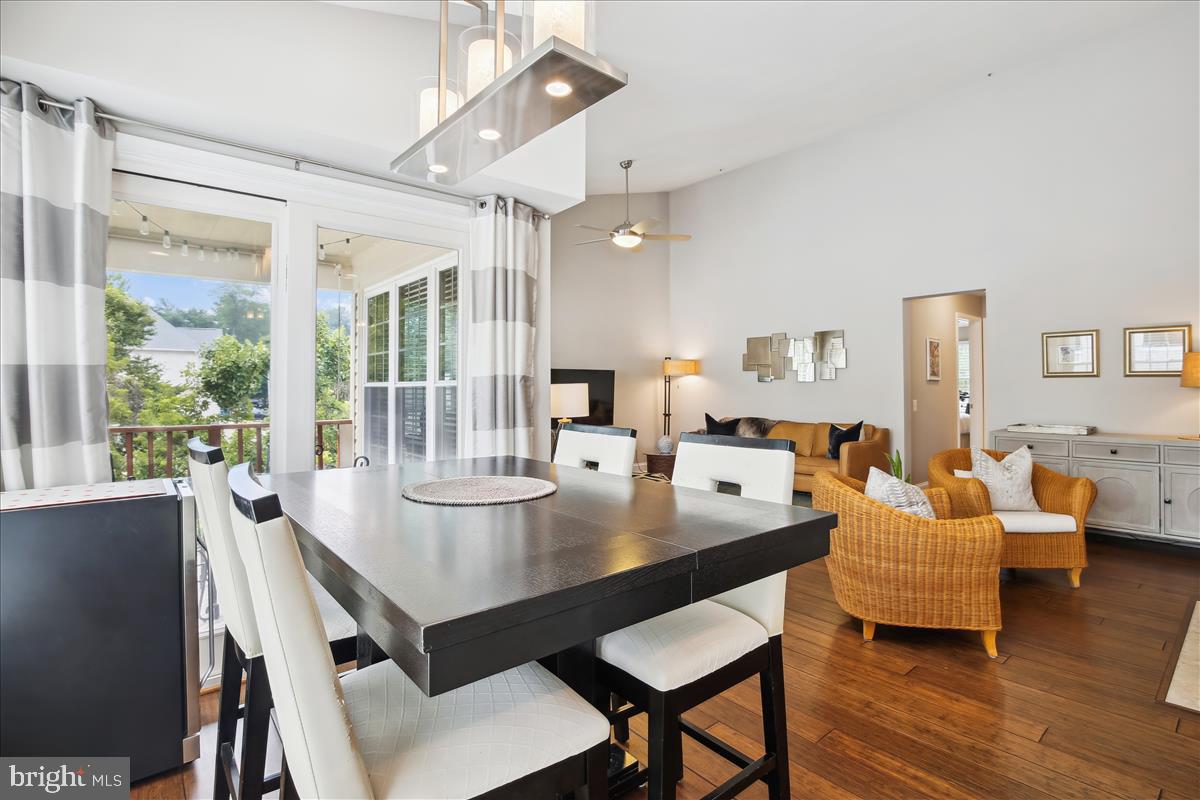 2826 Emma Lee St #302