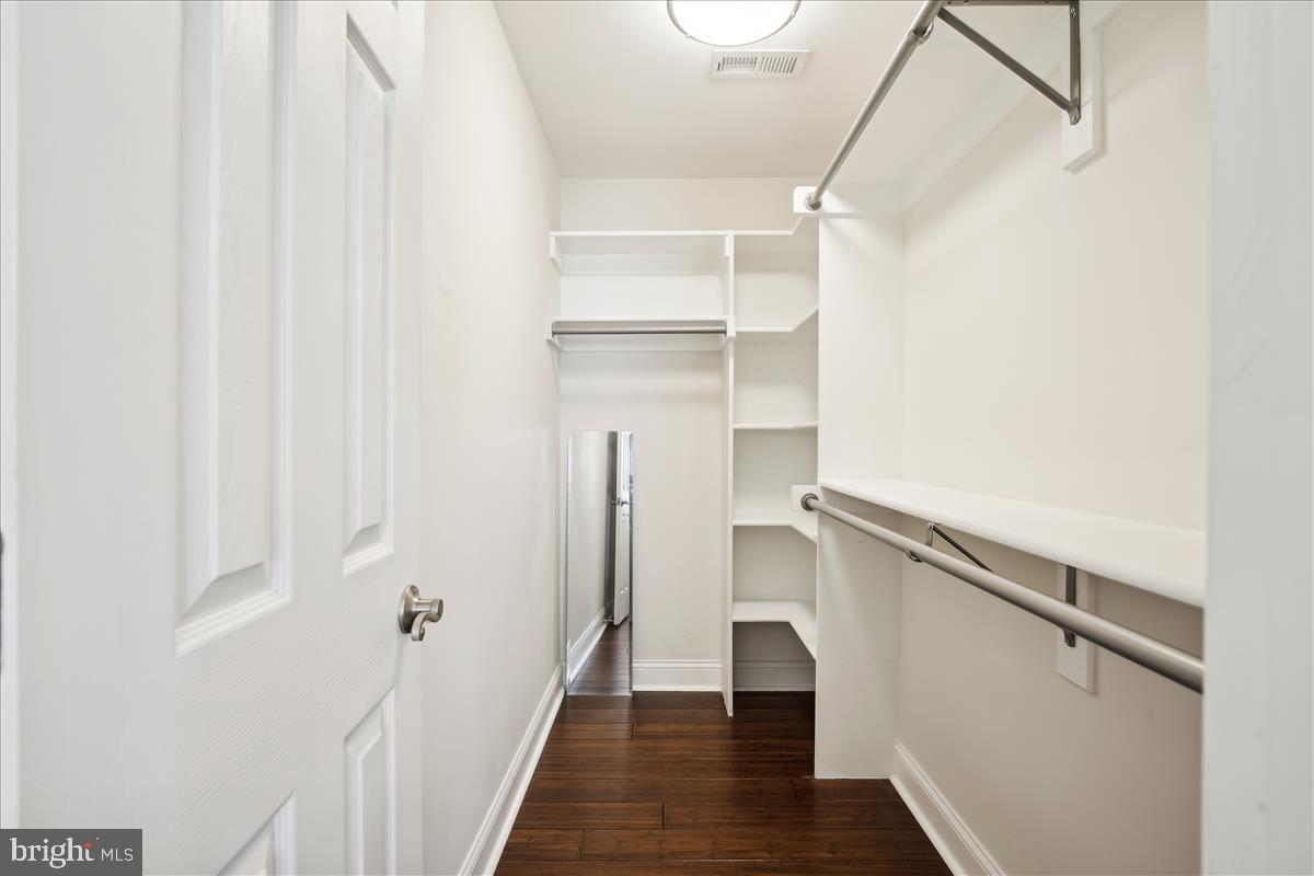 2826 Emma Lee St #302