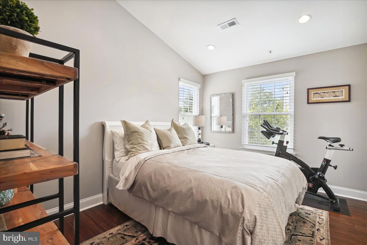 2826 Emma Lee St #302