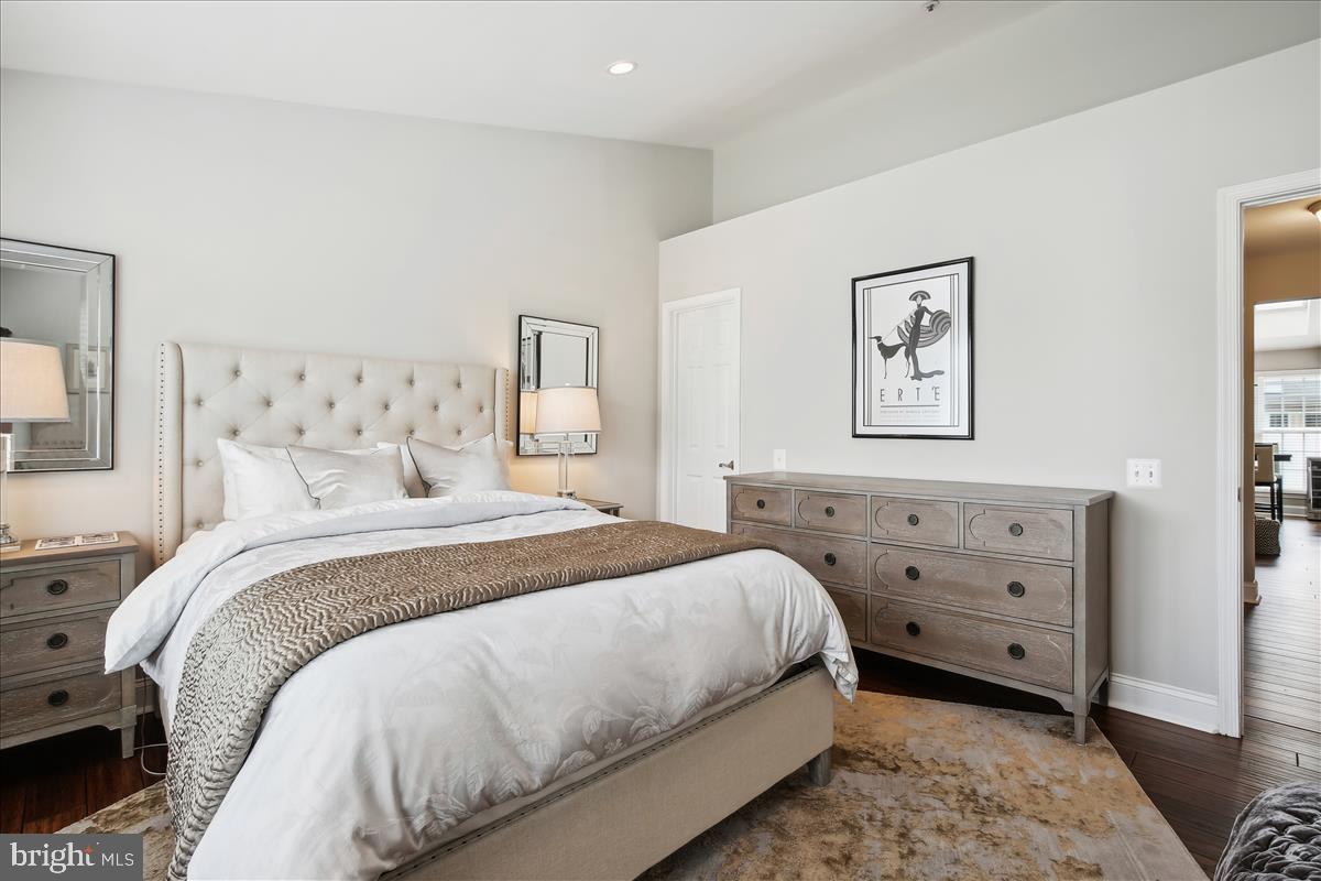 2826 Emma Lee St #302