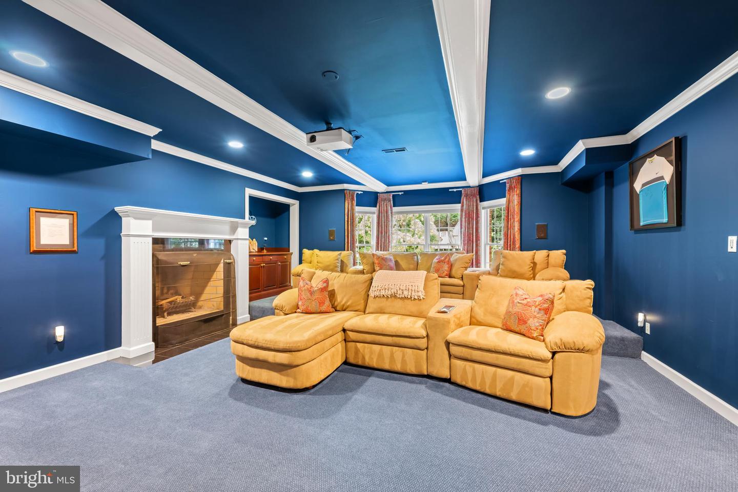 2089 Hunters Crest Way