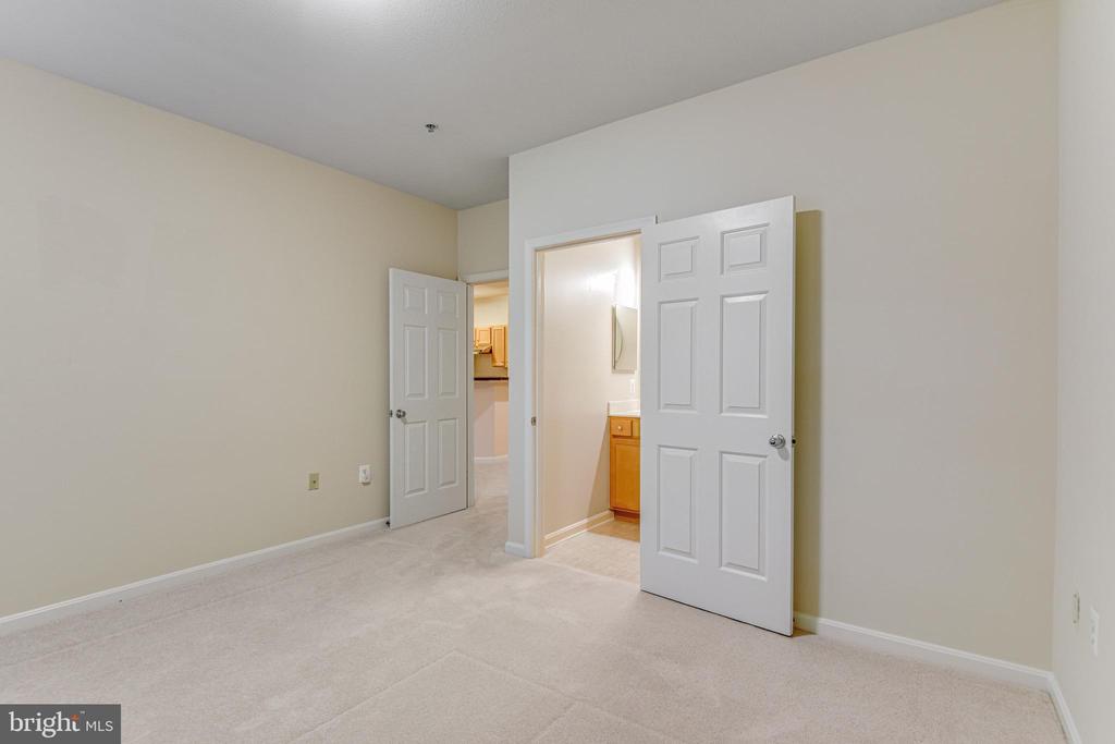 5124 BRITTNEY ELYSE CIRCLE G