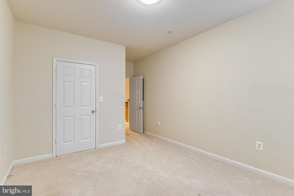 5124 BRITTNEY ELYSE CIRCLE G