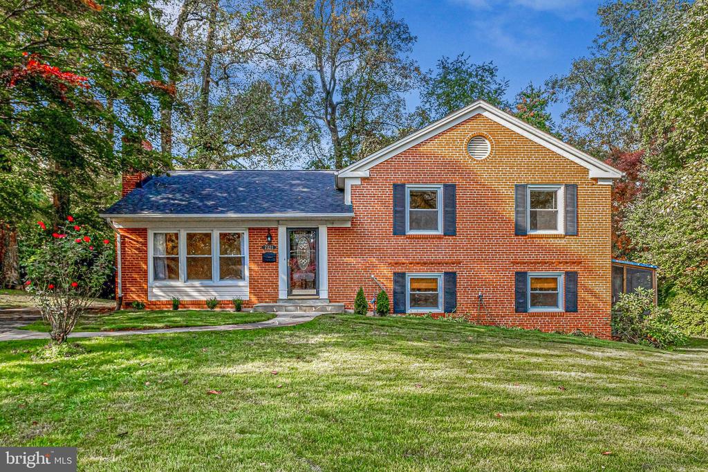 7321 REDDFIELD COURT