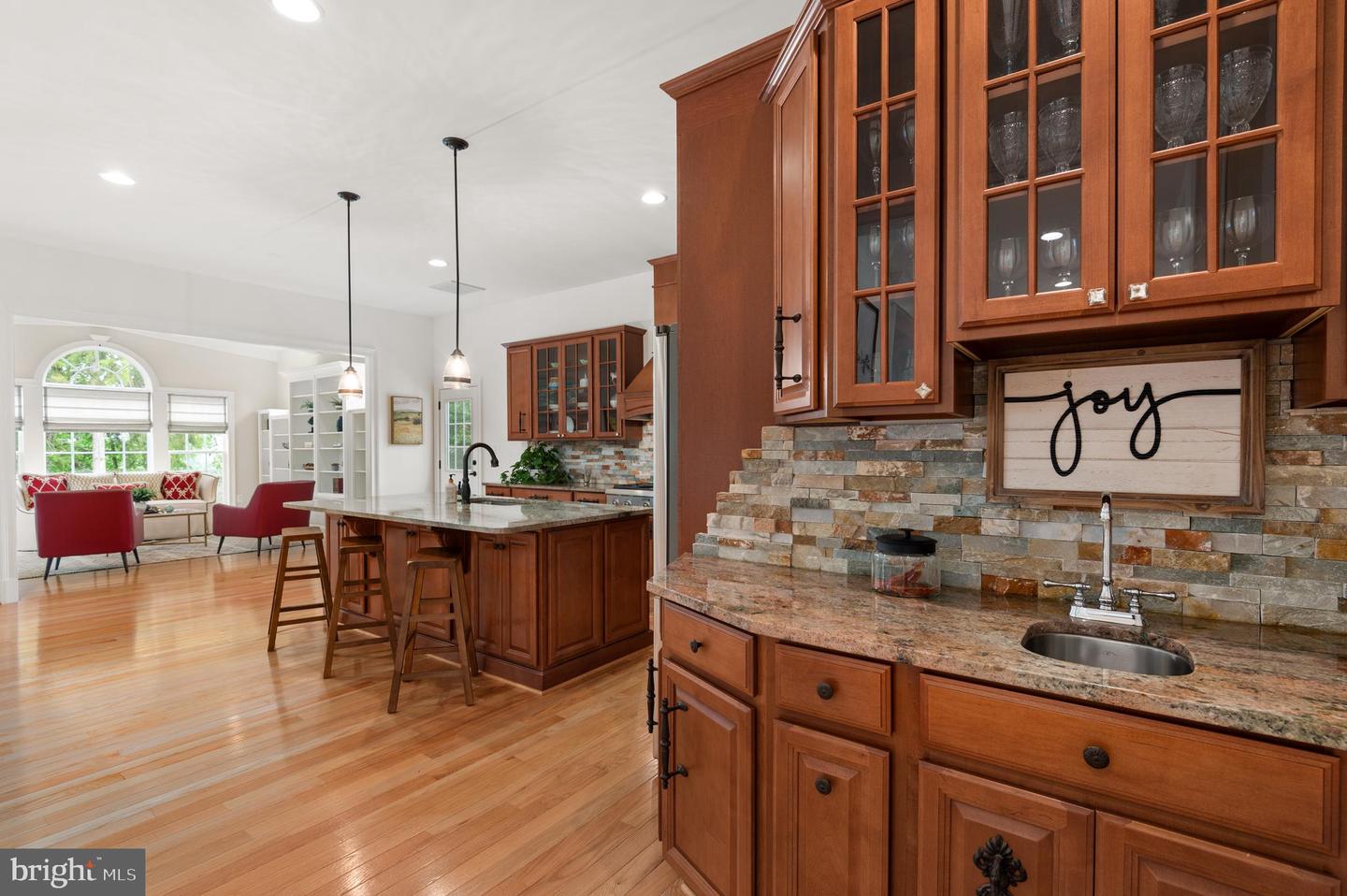 18463 Rustling Woods Ct