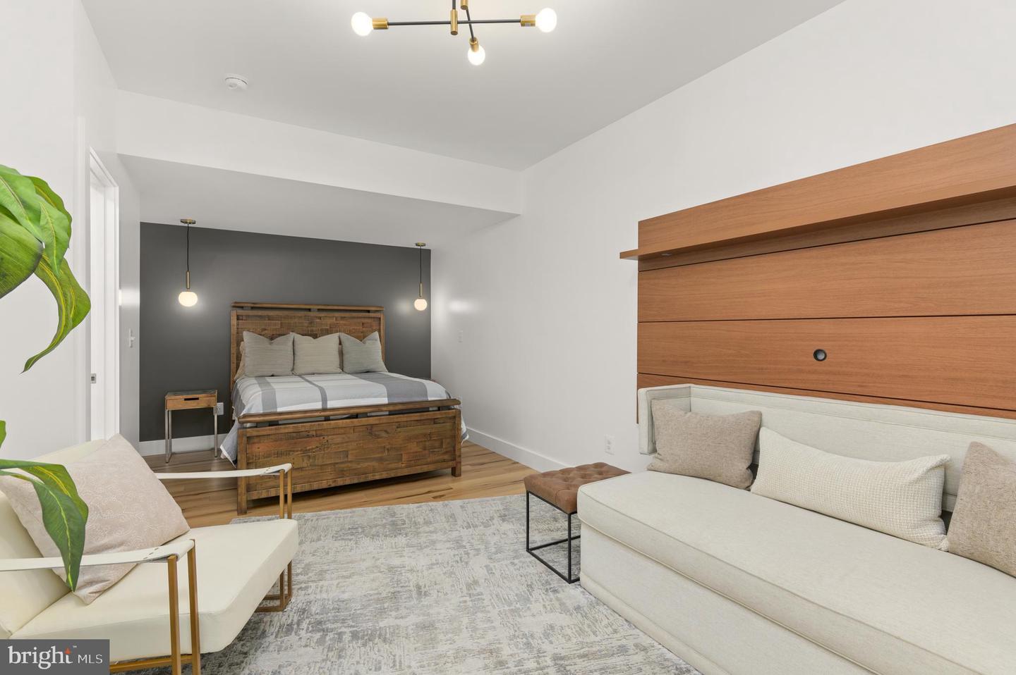 18463 Rustling Woods Ct