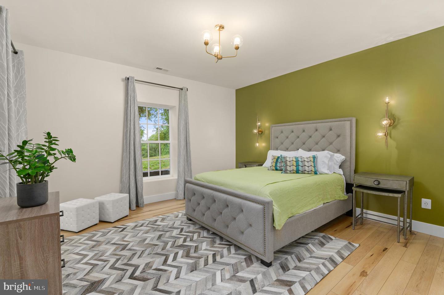 18463 Rustling Woods Ct