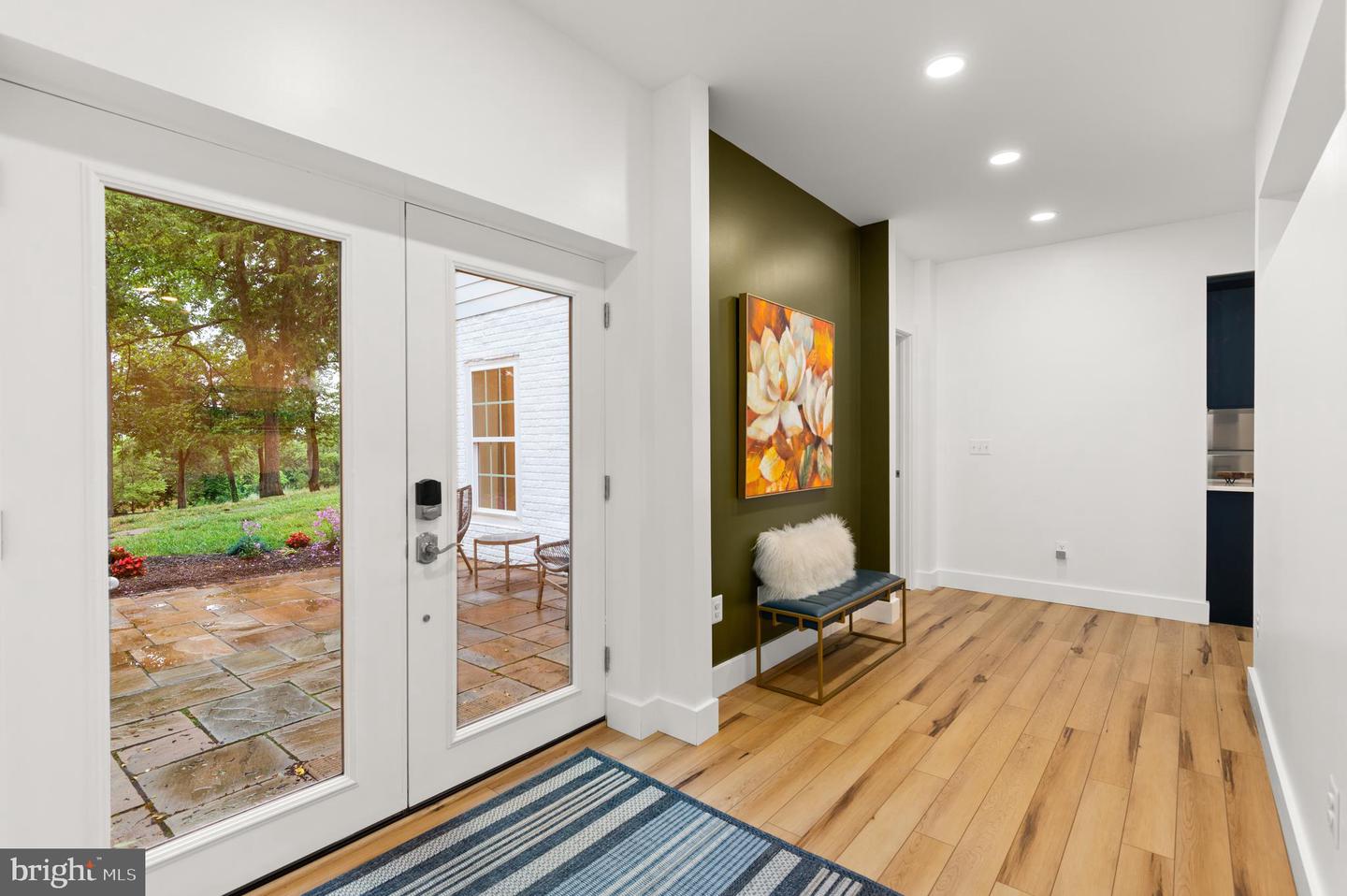 18463 Rustling Woods Ct