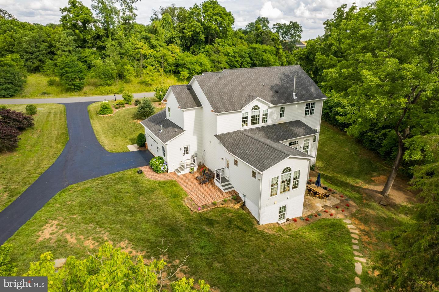 18463 Rustling Woods Ct