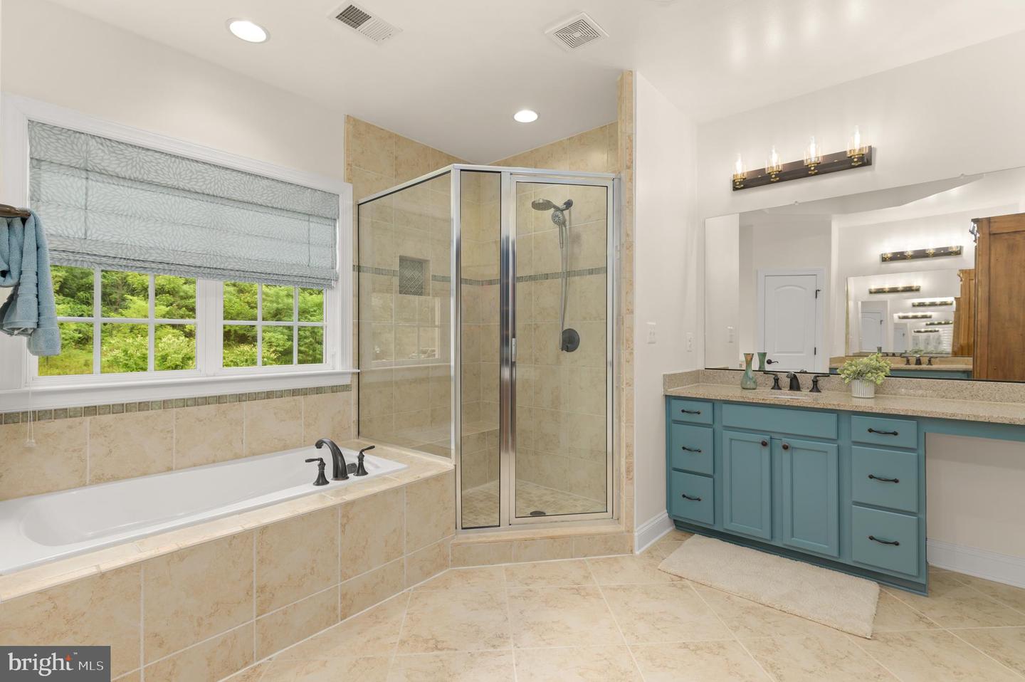 18463 Rustling Woods Ct