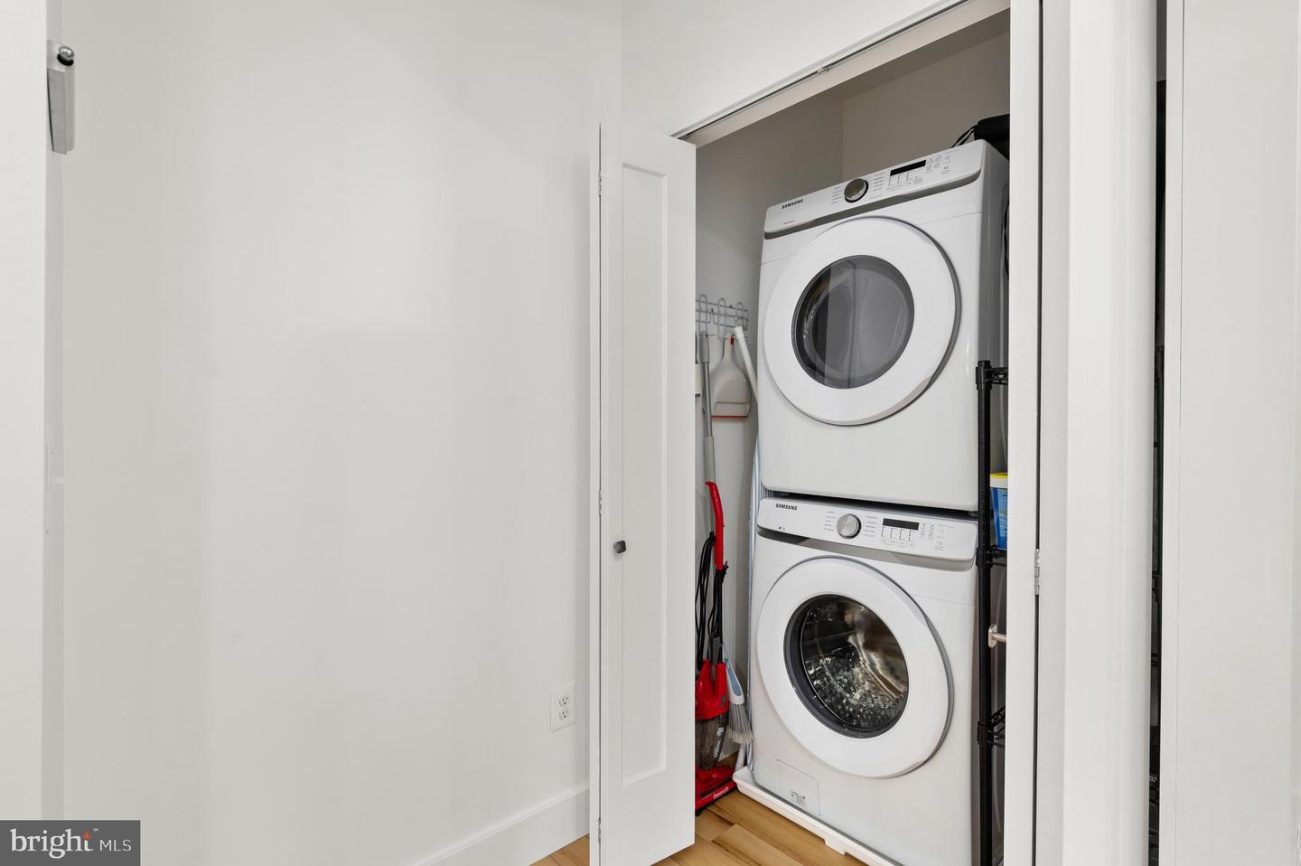 18463 Rustling Woods Ct