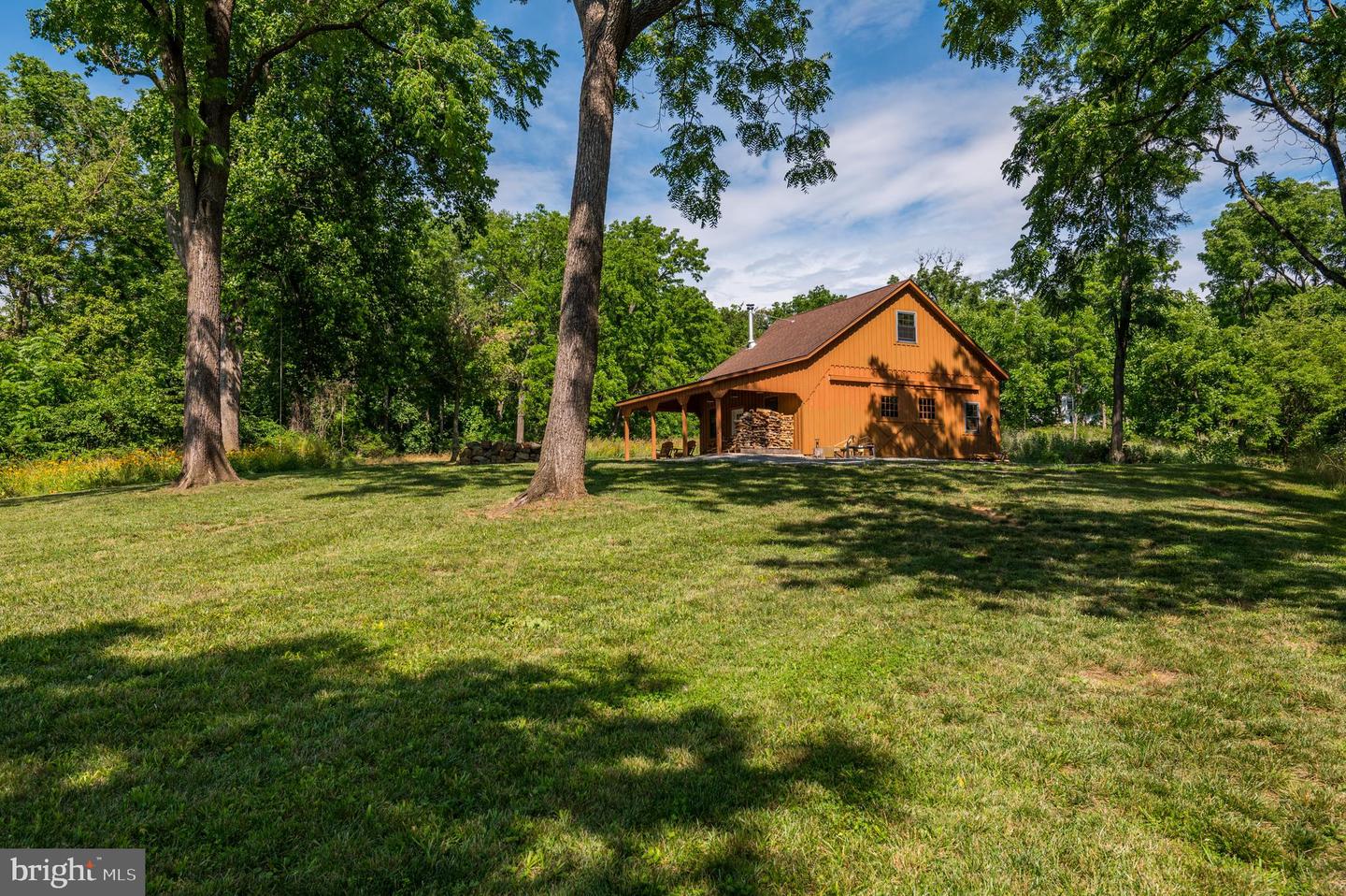 18463 Rustling Woods Ct