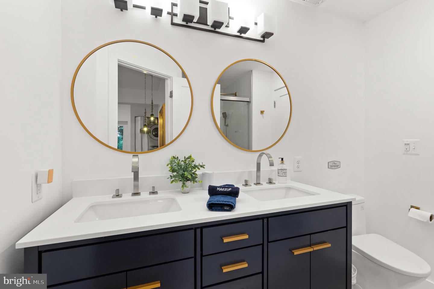 18463 Rustling Woods Ct