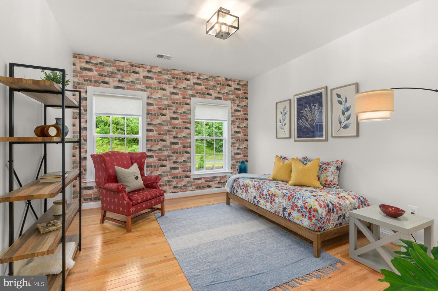 18463 Rustling Woods Ct