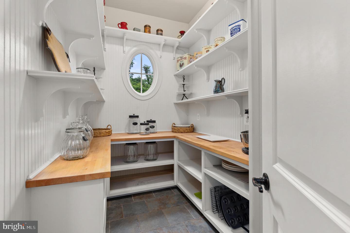 18463 Rustling Woods Ct