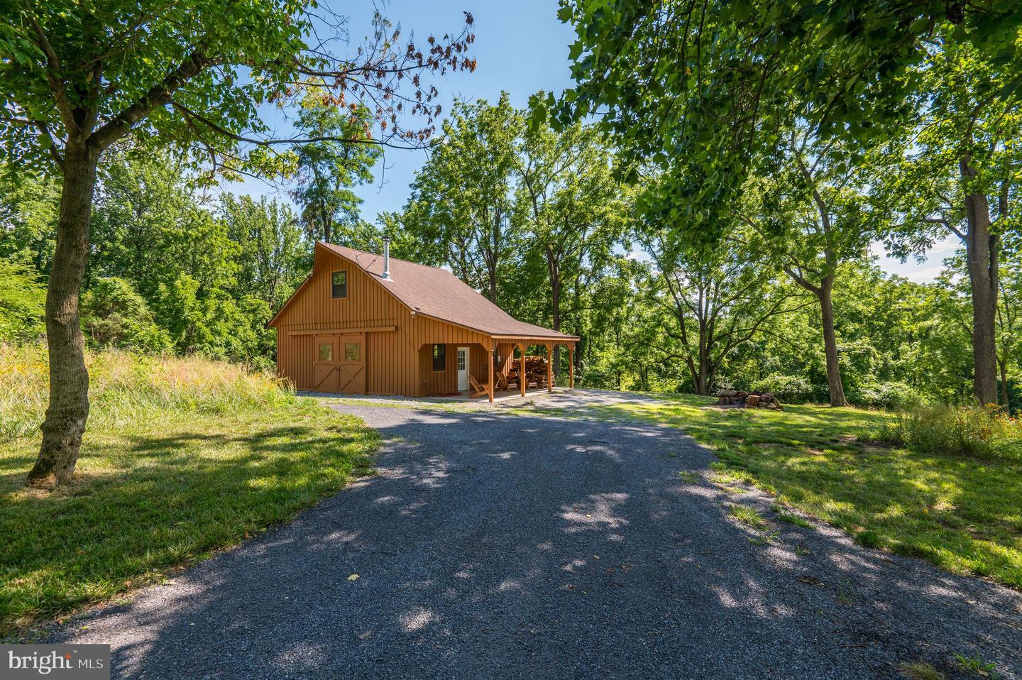 18463 Rustling Woods Ct