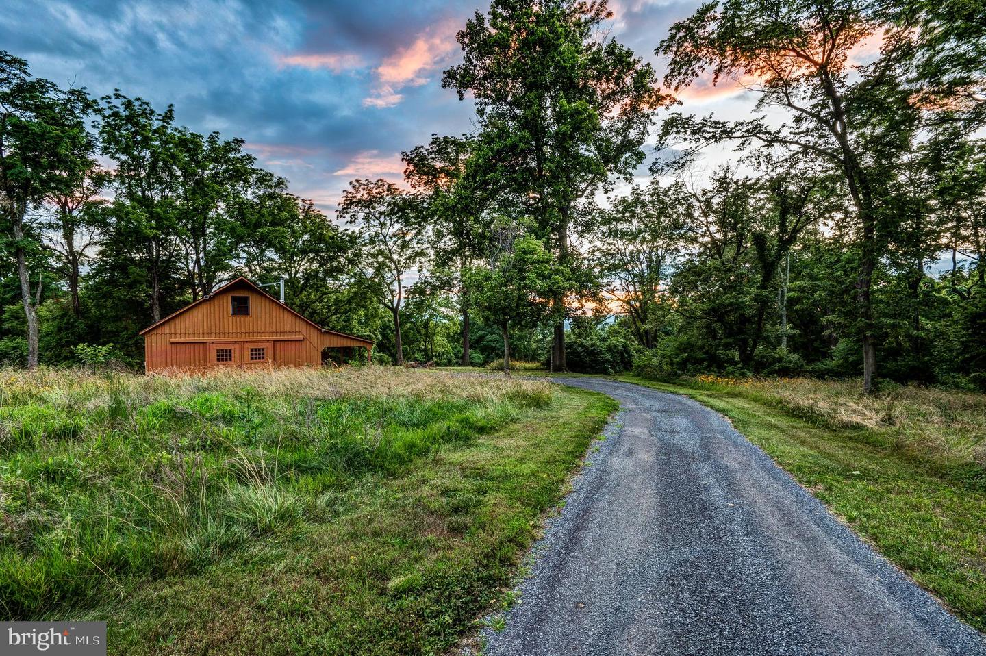 18463 Rustling Woods Ct