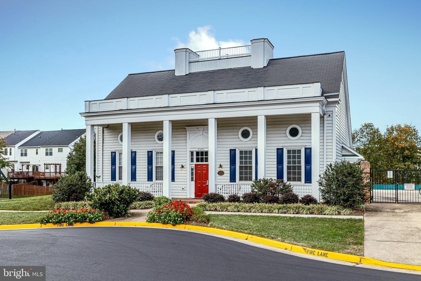 21611 Kings Crossing Ter