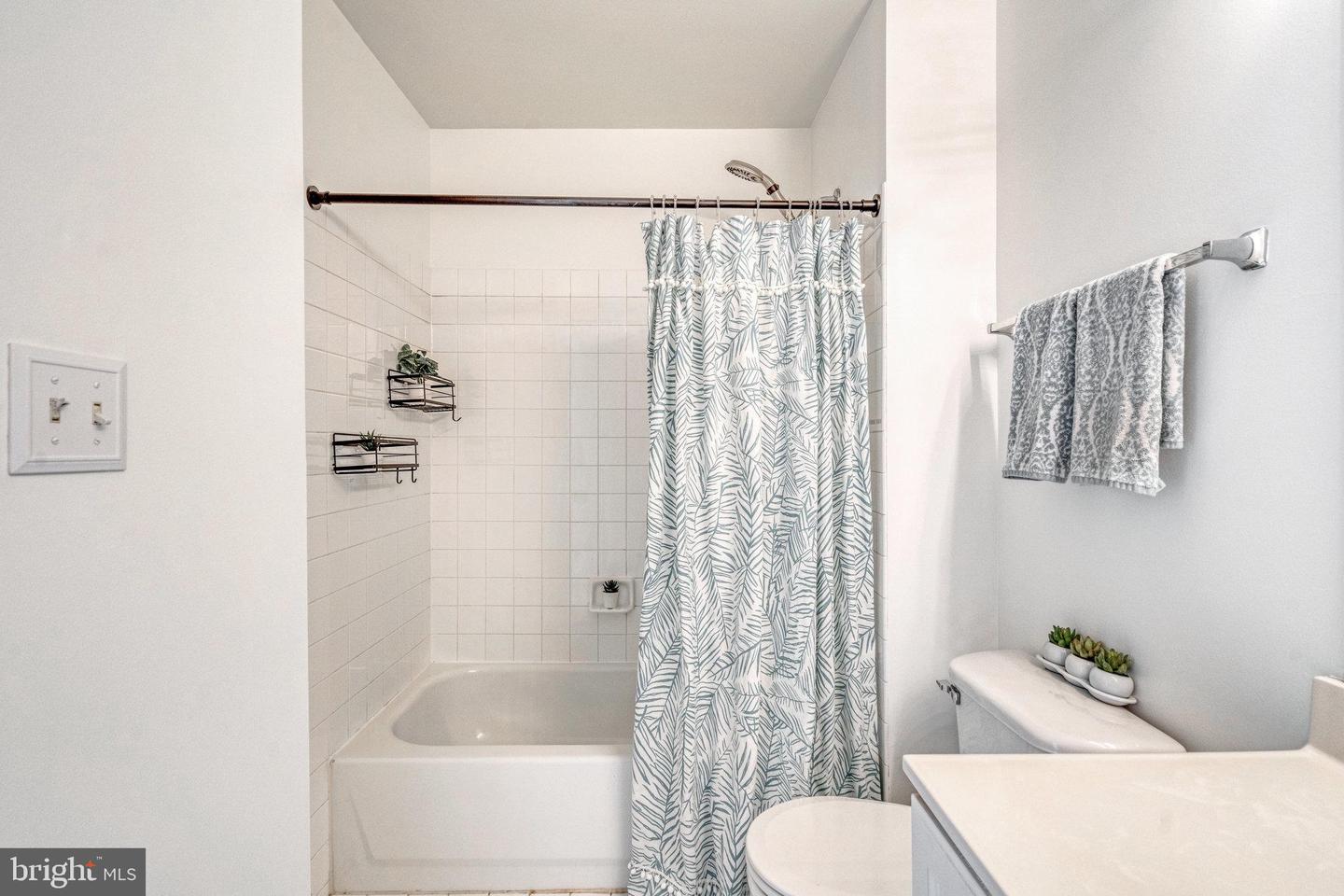 21611 Kings Crossing Ter