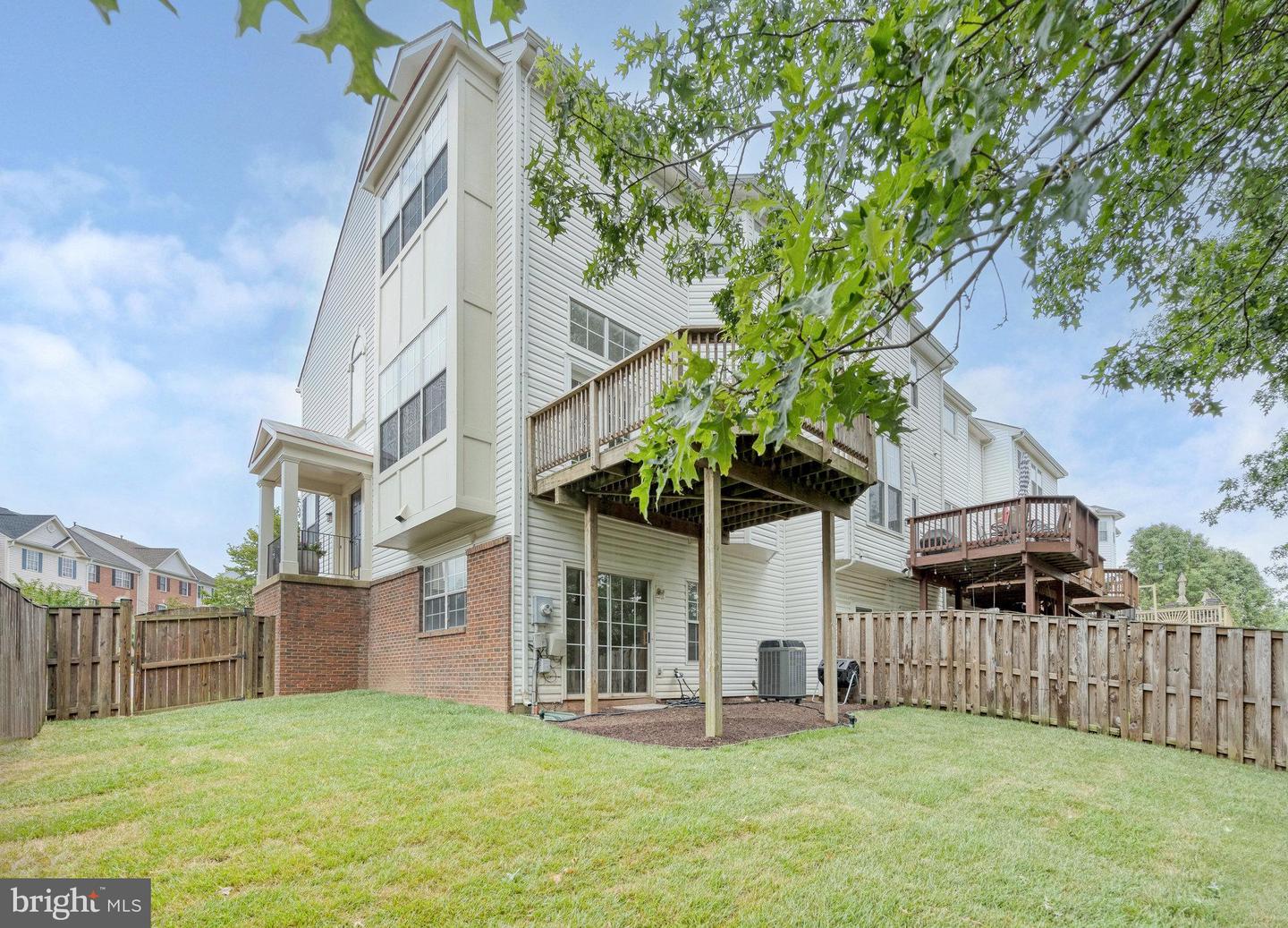 21611 Kings Crossing Ter