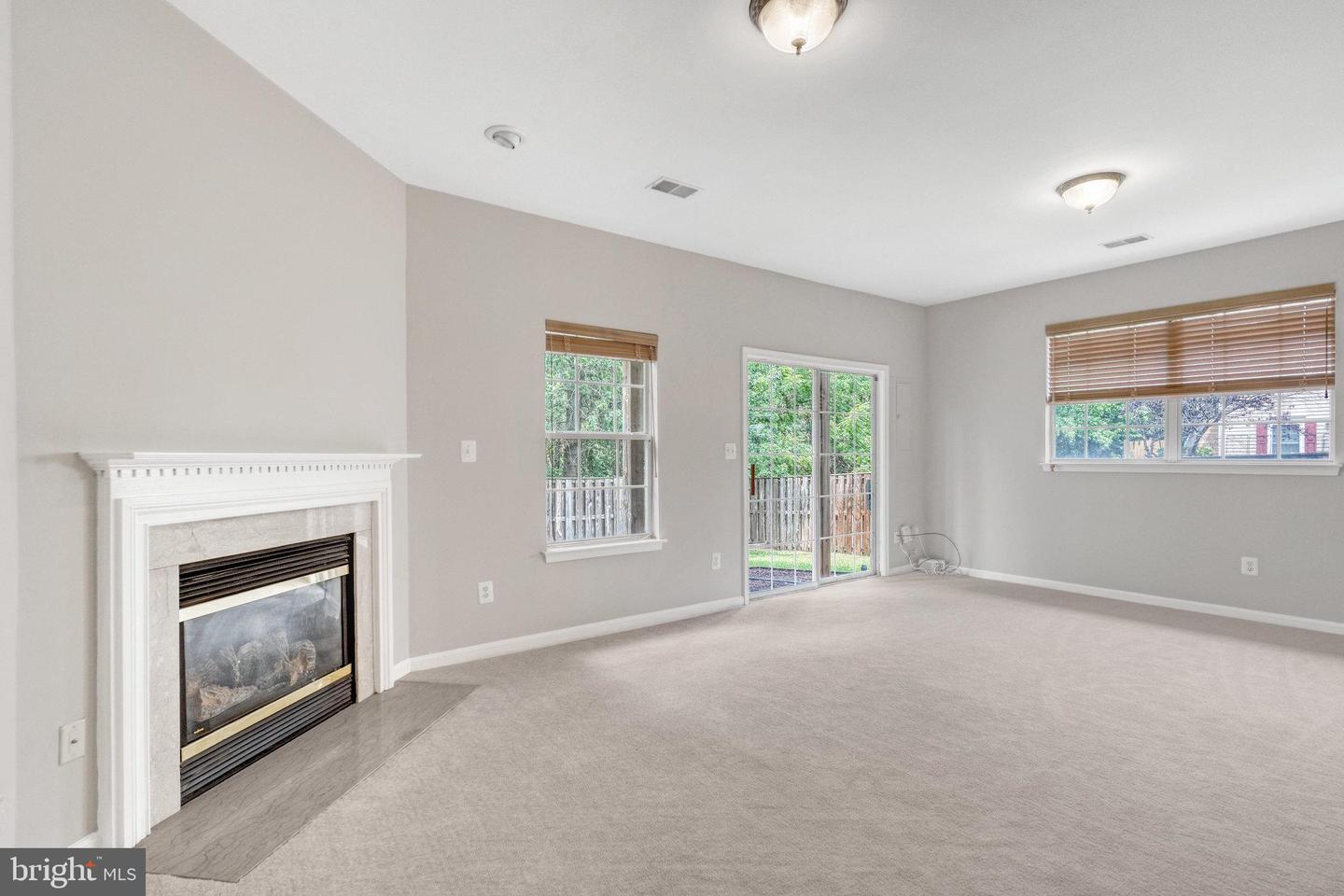 21611 Kings Crossing Ter