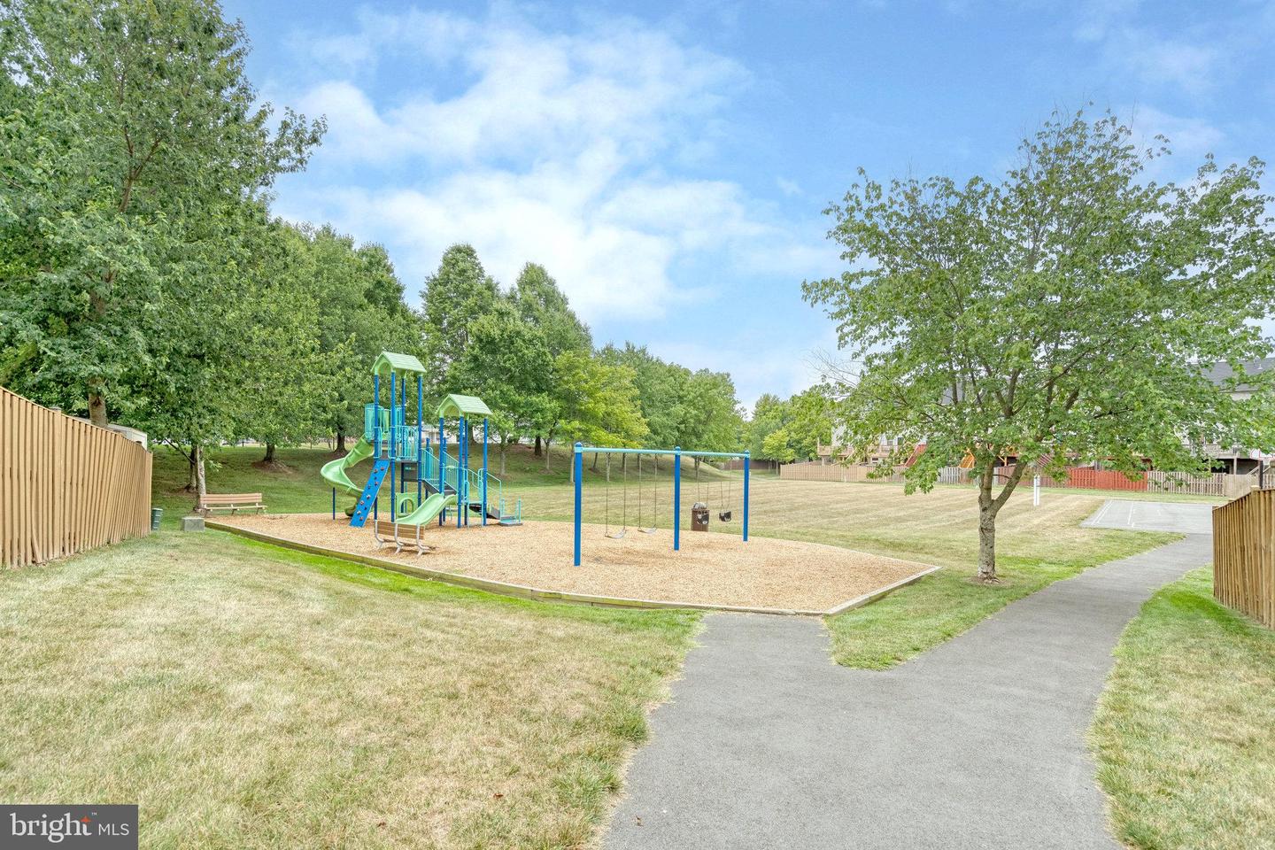 21611 Kings Crossing Ter