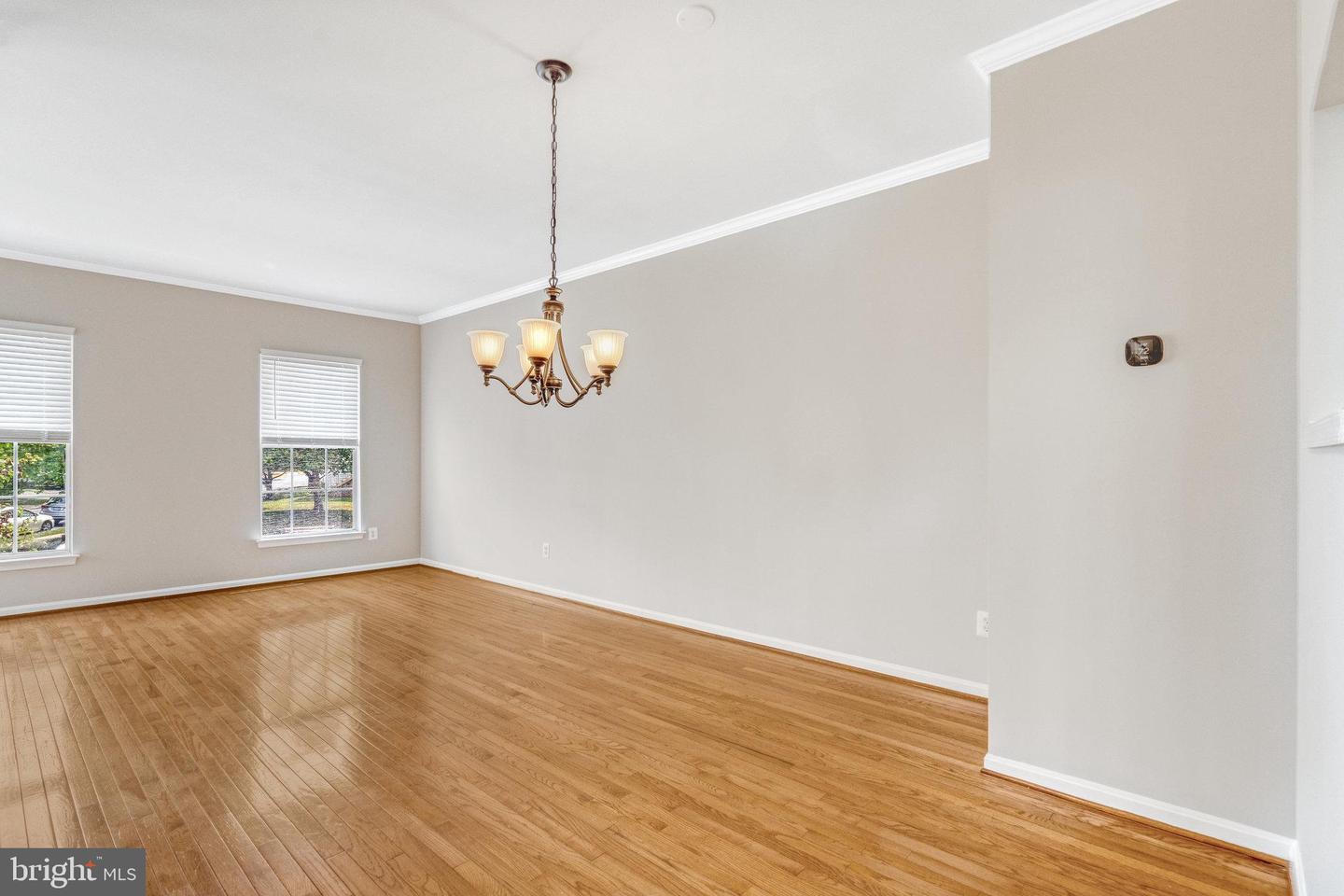 21611 Kings Crossing Ter