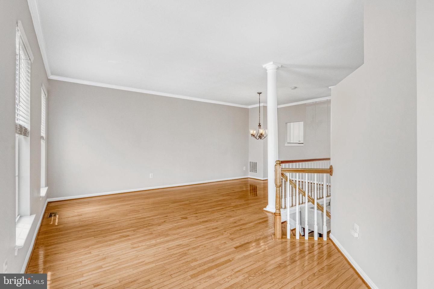 21611 Kings Crossing Ter