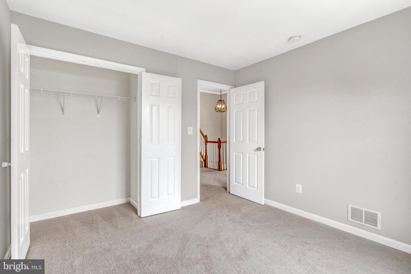 21611 Kings Crossing Ter