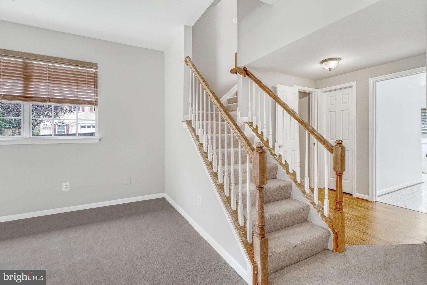 21611 Kings Crossing Ter