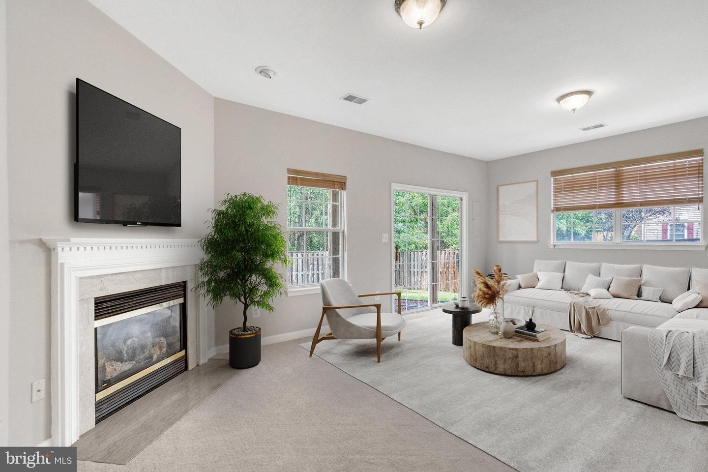 21611 Kings Crossing Ter