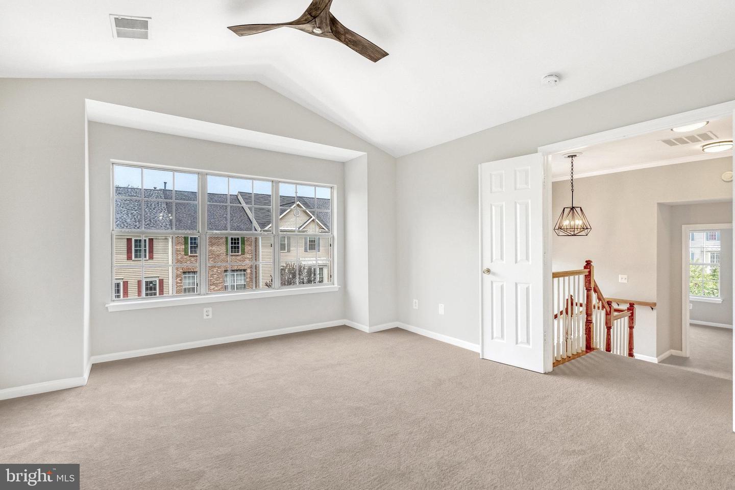 21611 Kings Crossing Ter