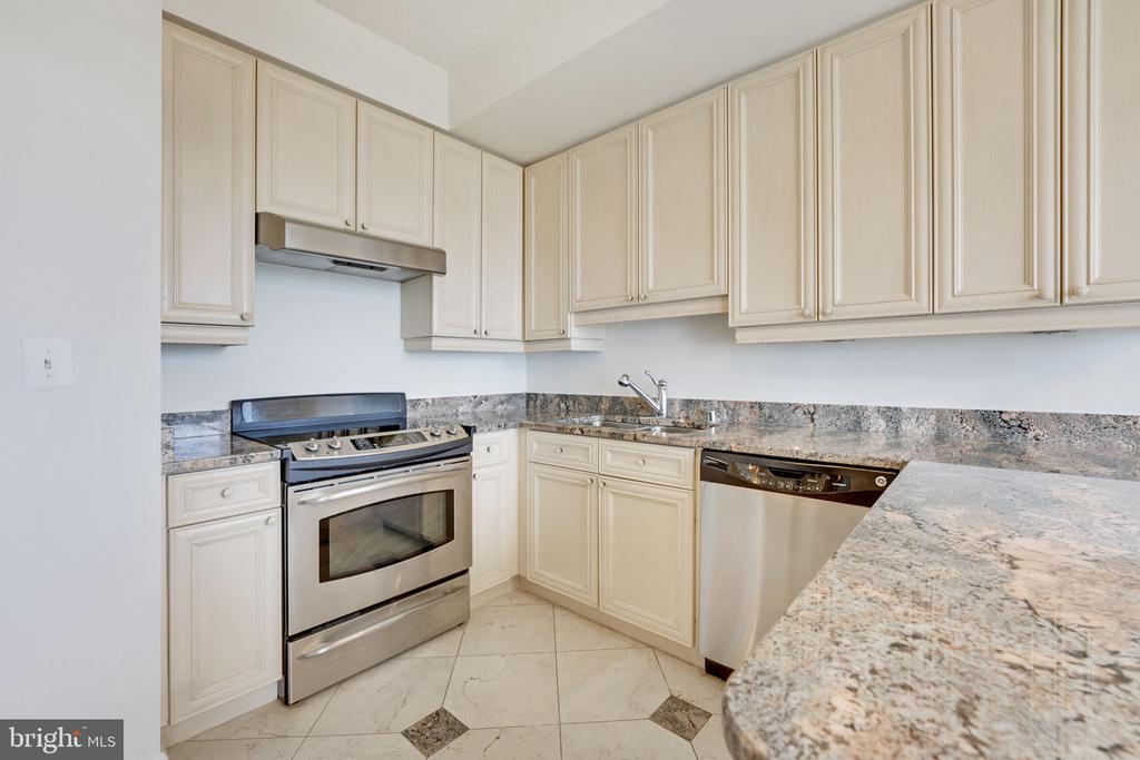 19355 Cypress Ridge Ter #1111