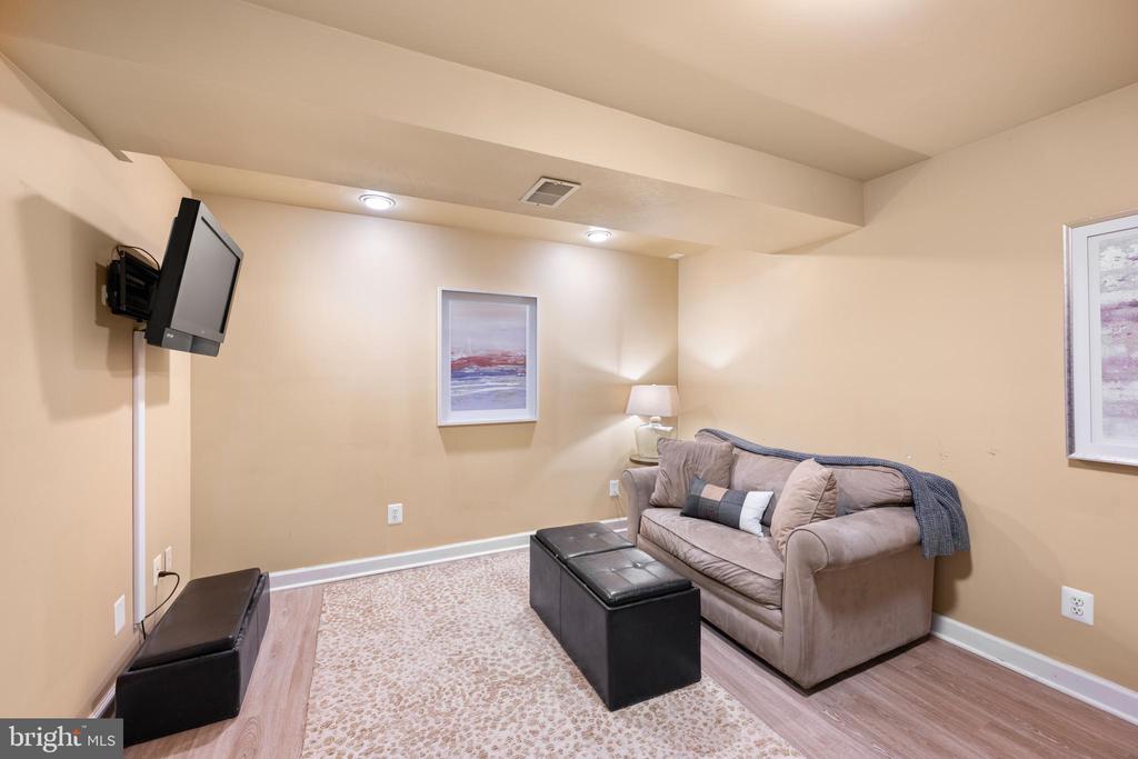 18722 Timoney Ct