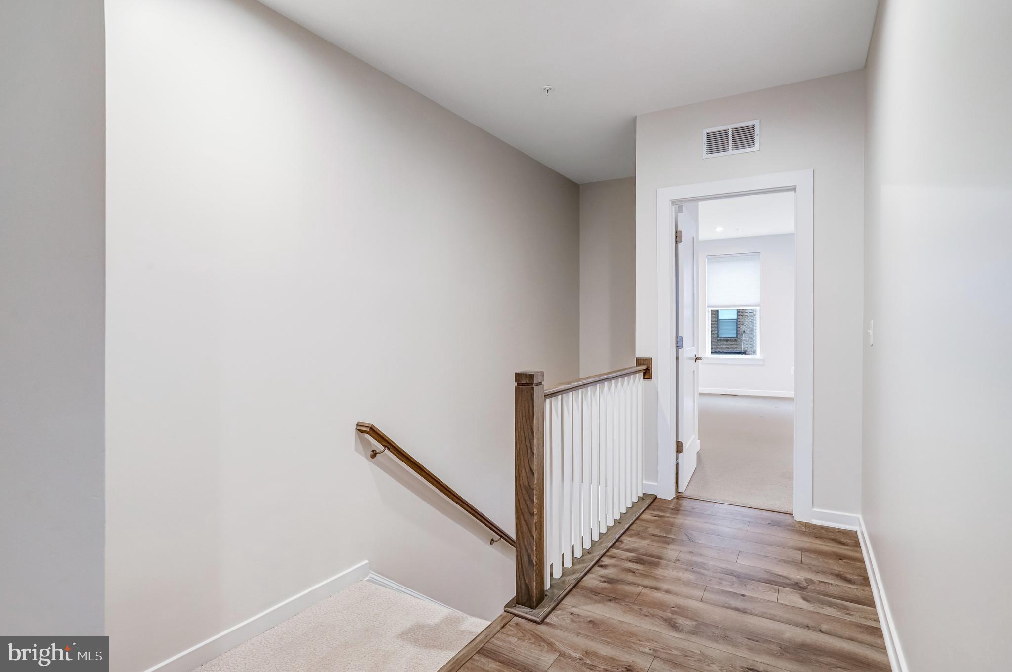 44499 WOLFHOUND SQUARE