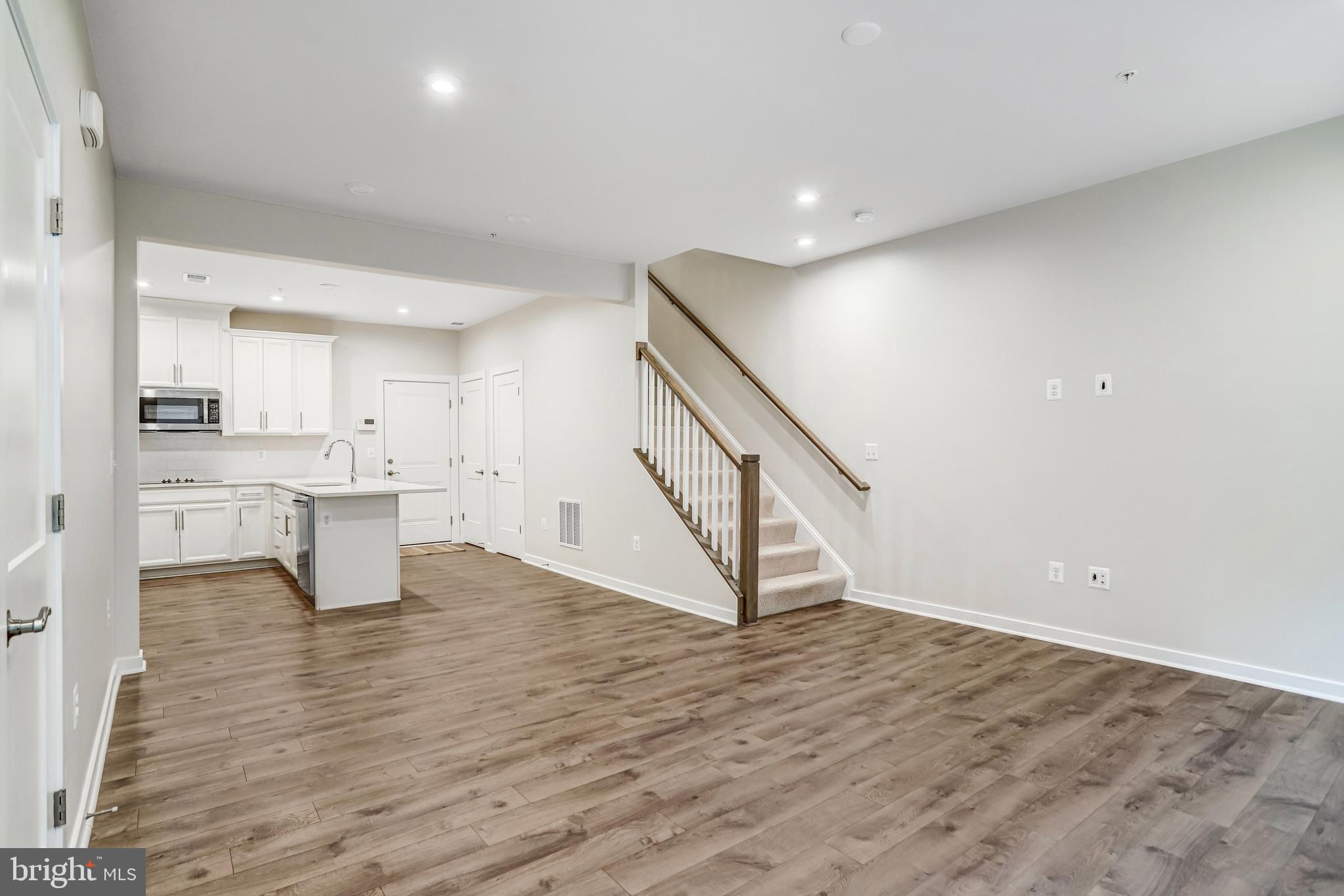 44499 WOLFHOUND SQUARE