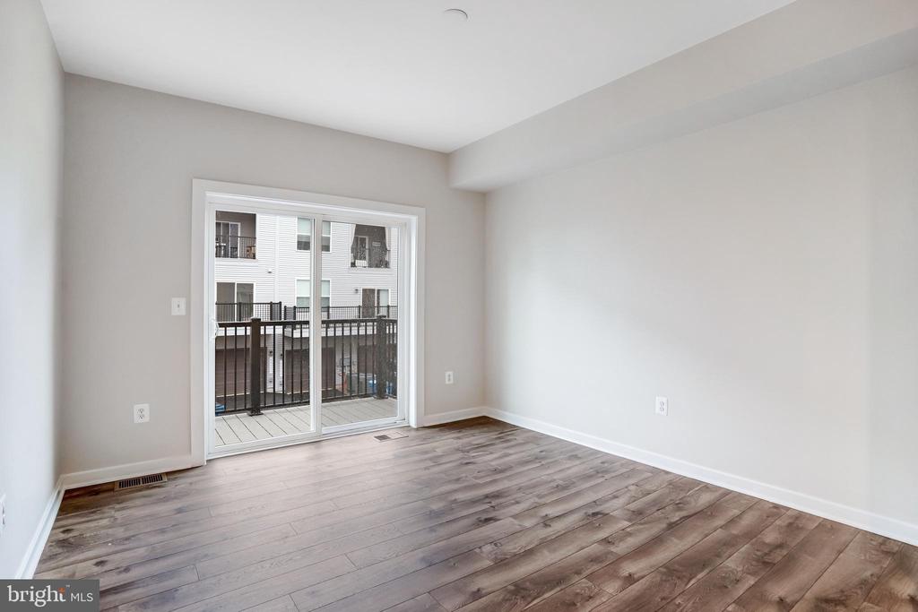 44499 WOLFHOUND SQUARE