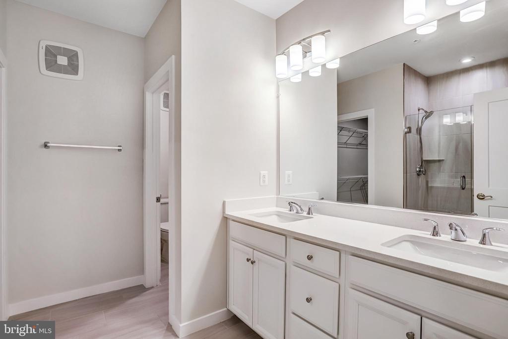 44499 WOLFHOUND SQUARE