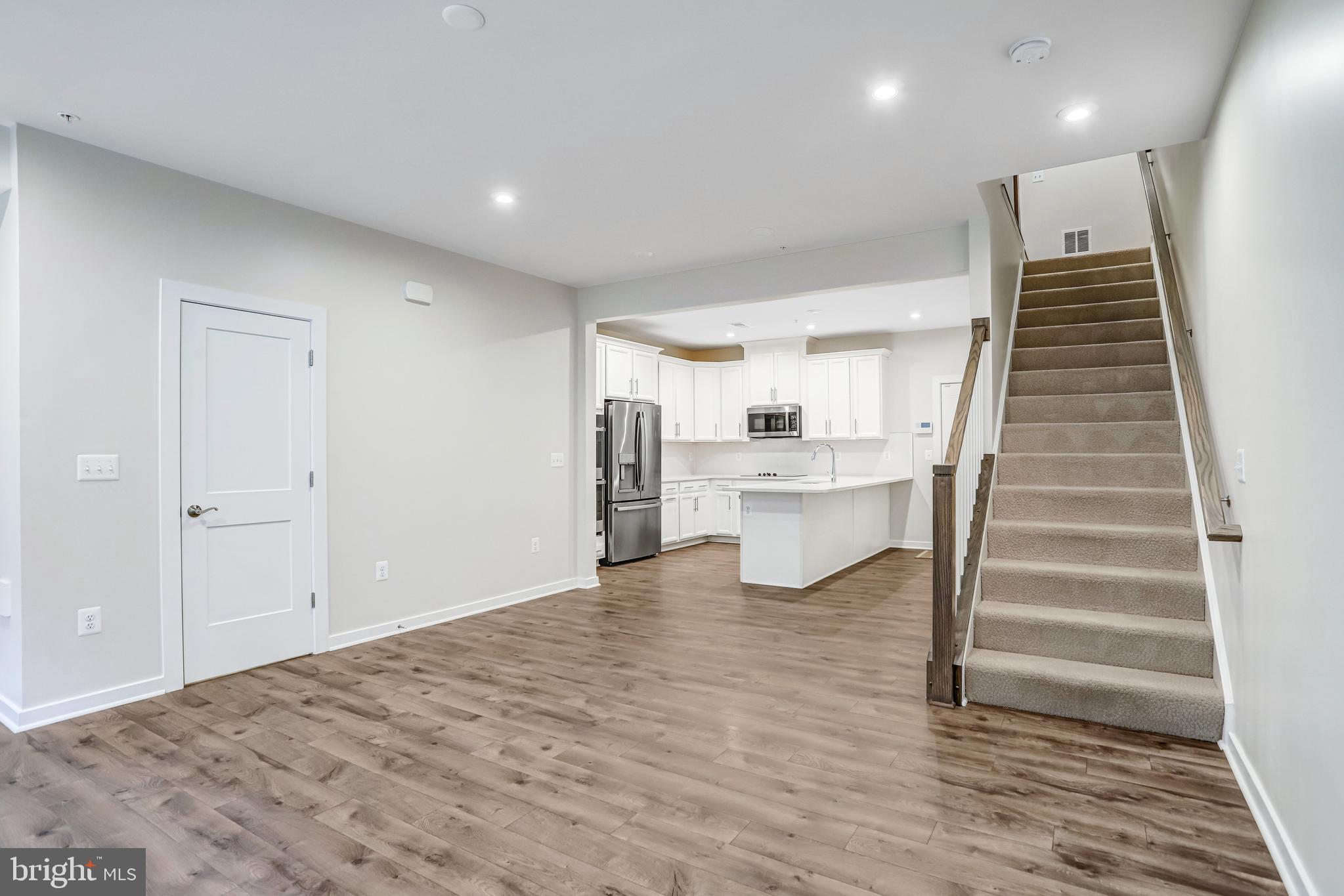 44499 WOLFHOUND SQUARE