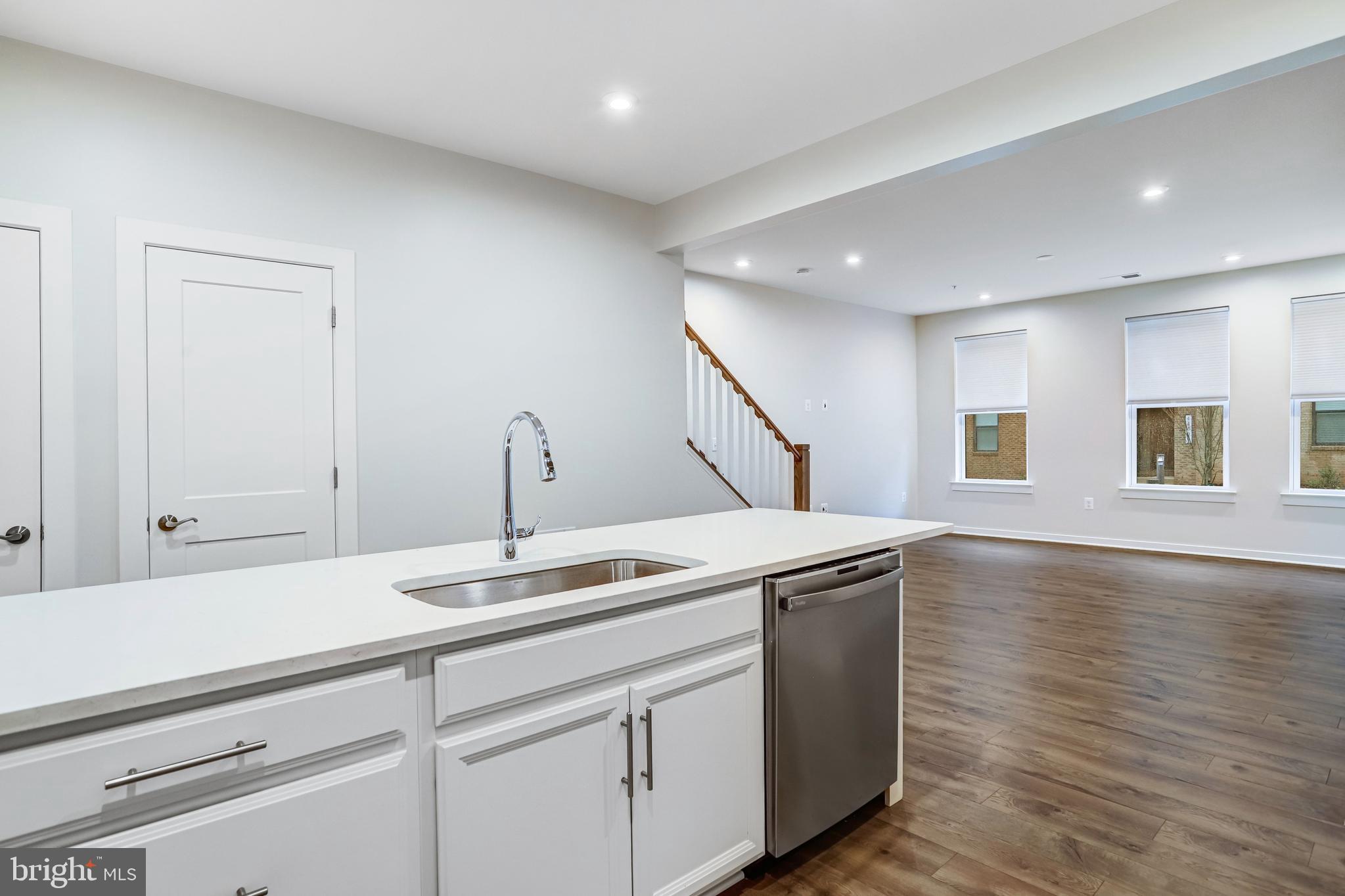 44499 WOLFHOUND SQUARE